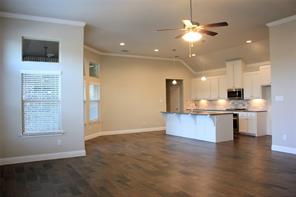 940 Parkside Drive - Photo 3