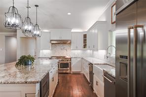 608 Bush Drive - Photo 10