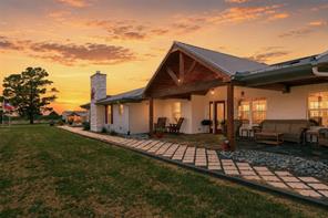608 Bush Drive - Photo 2