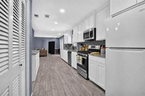 8117 Rush Street - Photo 9