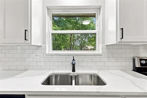 2730 Ridgewood Street - Photo 11