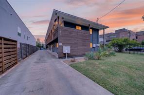 1417 Bennett Avenue - Photo 1