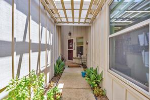 4246 Rosser Square - Photo 10