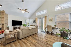 4246 Rosser Square - Photo 3