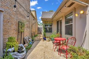 4246 Rosser Square - Photo 8
