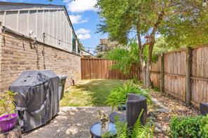 4246 Rosser Square - Photo 9