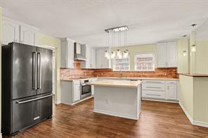 1302 Buckingham Drive - Photo 11