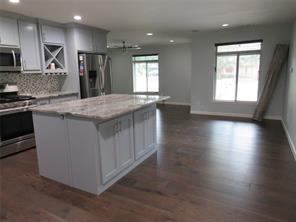 1026 Thomas Street - Photo 2