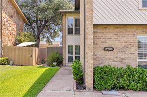2906 Wayside Drive - Photo 2