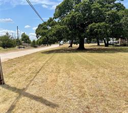 610 W Oak Street - Photo 1