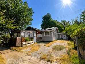 110 N Marlborough Avenue - Photo 1