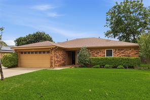 1104 Monterrey Street - Photo 1