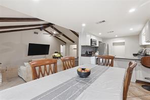 1104 Monterrey Street - Photo 16