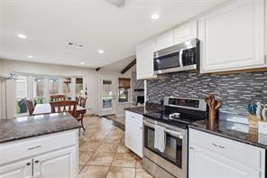 1104 Monterrey Street - Photo 19