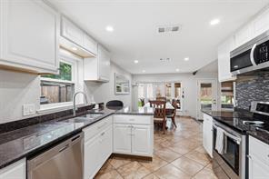 1104 Monterrey Street - Photo 20