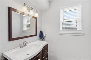 1104 Monterrey Street - Photo 24