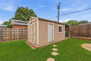 1104 Monterrey Street - Photo 35