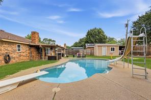 1104 Monterrey Street - Photo 36