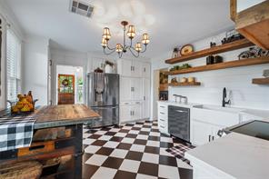 415 N Avenue I - Photo 11
