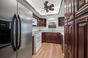 2706 Creek Wood Court - Photo 10