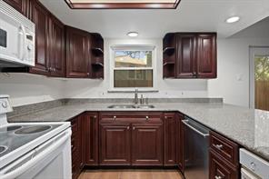2706 Creek Wood Court - Photo 11