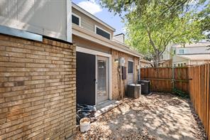 2706 Creek Wood Court - Photo 28