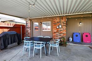 2509 W Oakdale Road - Photo 17