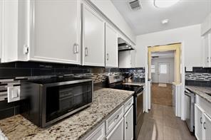 2509 W Oakdale Road - Photo 20