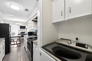 2509 W Oakdale Road - Photo 24
