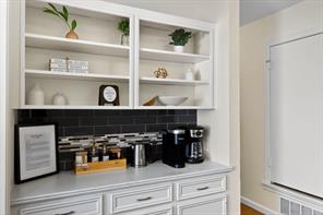 2509 W Oakdale Road - Photo 29
