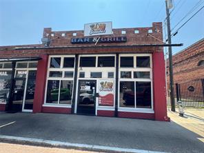 201 W 6th Street - Photo 1