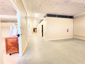 813 HICKORY - Photo 2