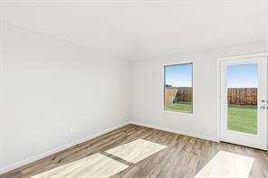 2512 Canadian - Photo 5