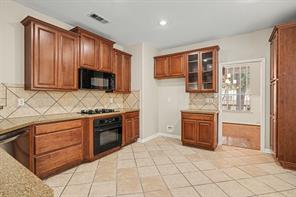 9805 Lacey Lane - Photo 6