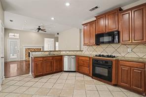 9805 Lacey Lane - Photo 7