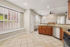 9805 Lacey Lane - Photo 8