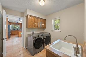 1919 Creek Wood Drive - Photo 18