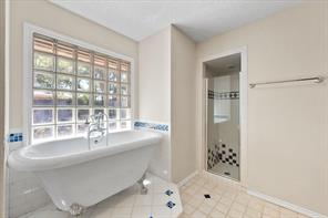 1919 Creek Wood Drive - Photo 24