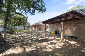 1919 Creek Wood Drive - Photo 31
