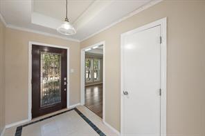 1919 Creek Wood Drive - Photo 4