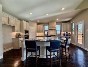 390 Devonshire Drive - Photo 2
