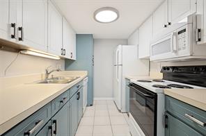 524 E Avenue J - Photo 6