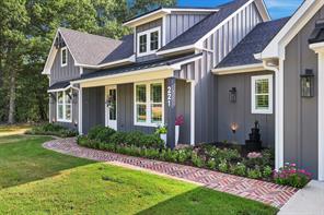 221 Private Road 6235 - Photo 1