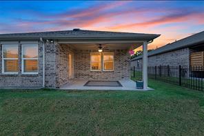 913 Rough Hollow Drive - Photo 4