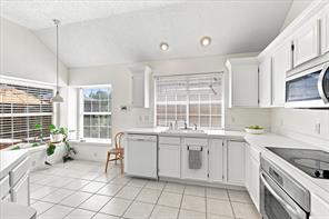 204 Meredith Court - Photo 15