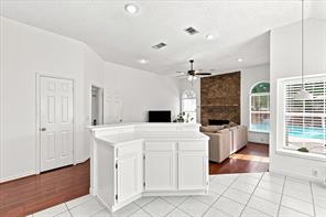 204 Meredith Court - Photo 16