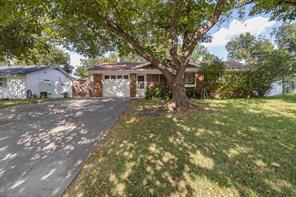 840 Comal Avenue - Photo 1