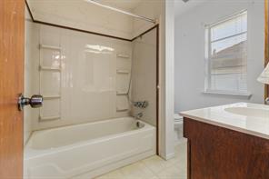 840 Comal Avenue - Photo 25
