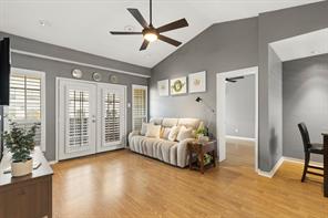 4104 N Hall Street - Photo 2