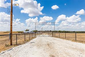 383 Hill County Road 4254 - Photo 1